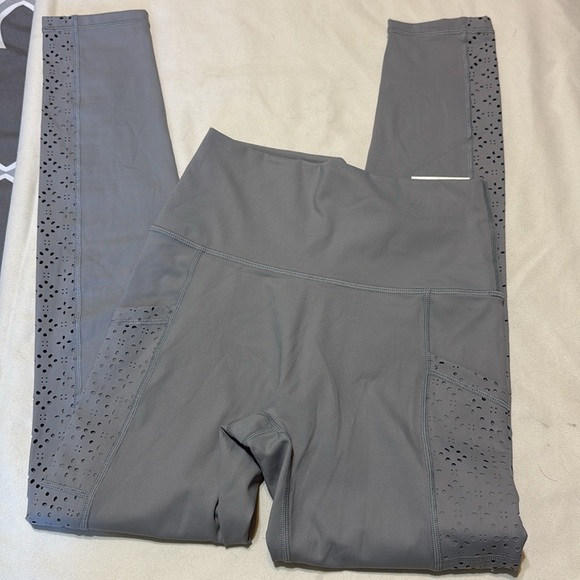 Aerie Chill Play Move high waisted leggings - Picture 3 of 5